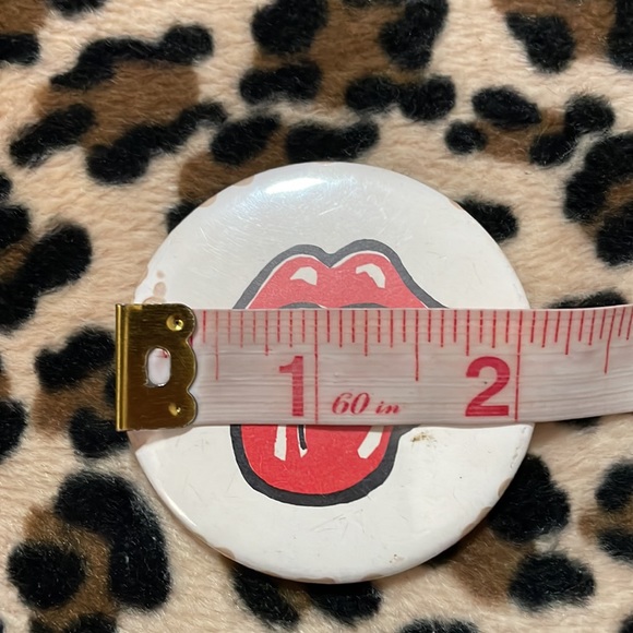 THE ROLLING STONES 🎸 Vintage Rock Pop Music Button Pin Pinback Mick Jagger Lips - Picture 4 of 10